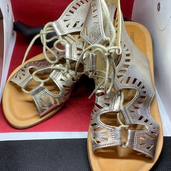 Tucker & Tate Ayva Perforated Sandal (2) - Picture 6 of 15